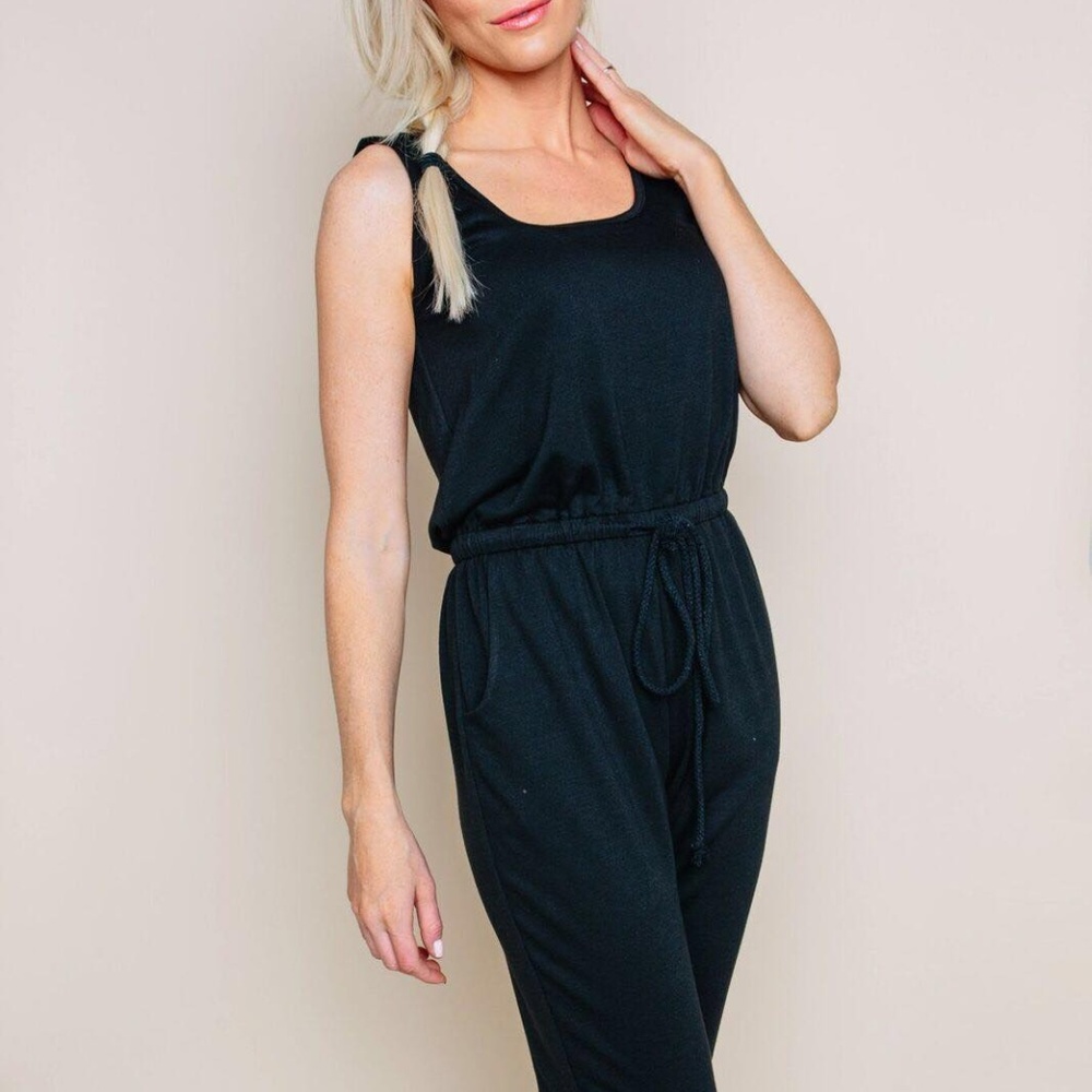 Amelia James Huntington Black Jumper